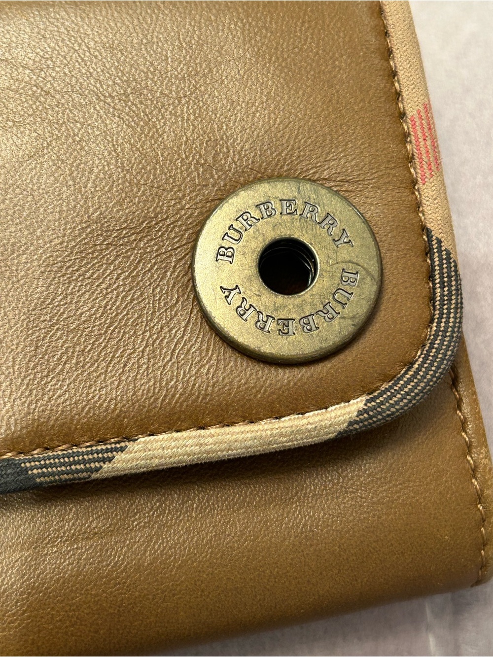 Burberry Tan Leather Snap Wallet with Branded Hardware - Picture 3 of 13